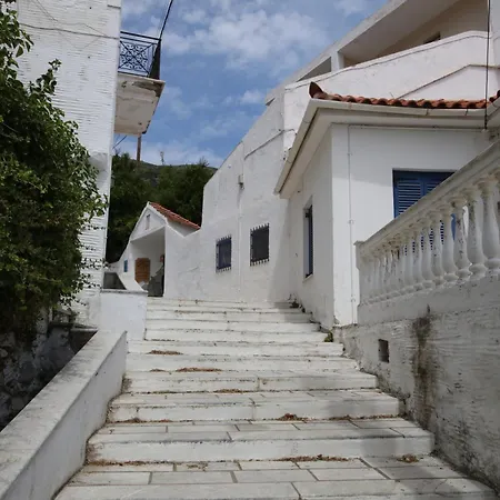 Casa de Férias Karastamati΄s Tower House