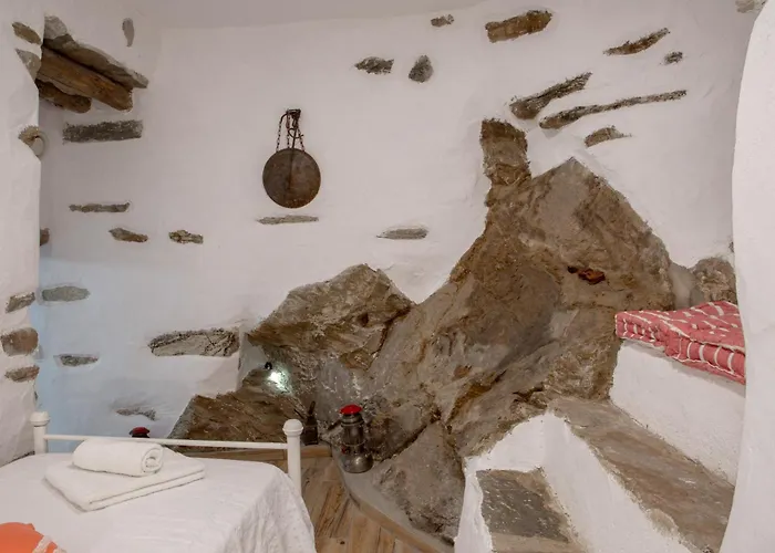 Karastamati΄s Tower House Casa de Férias Ándros