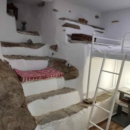 Karastamati΄s Tower House Apikia (Andros)