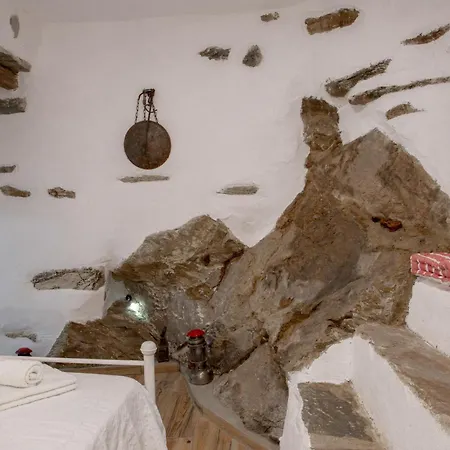 Karastamati΄s Tower House 度假居 Apikia (Andros)